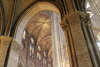 Tiefblick auf das wunderschöne und einzigartige Innere der Kathedrale Notre Dame
