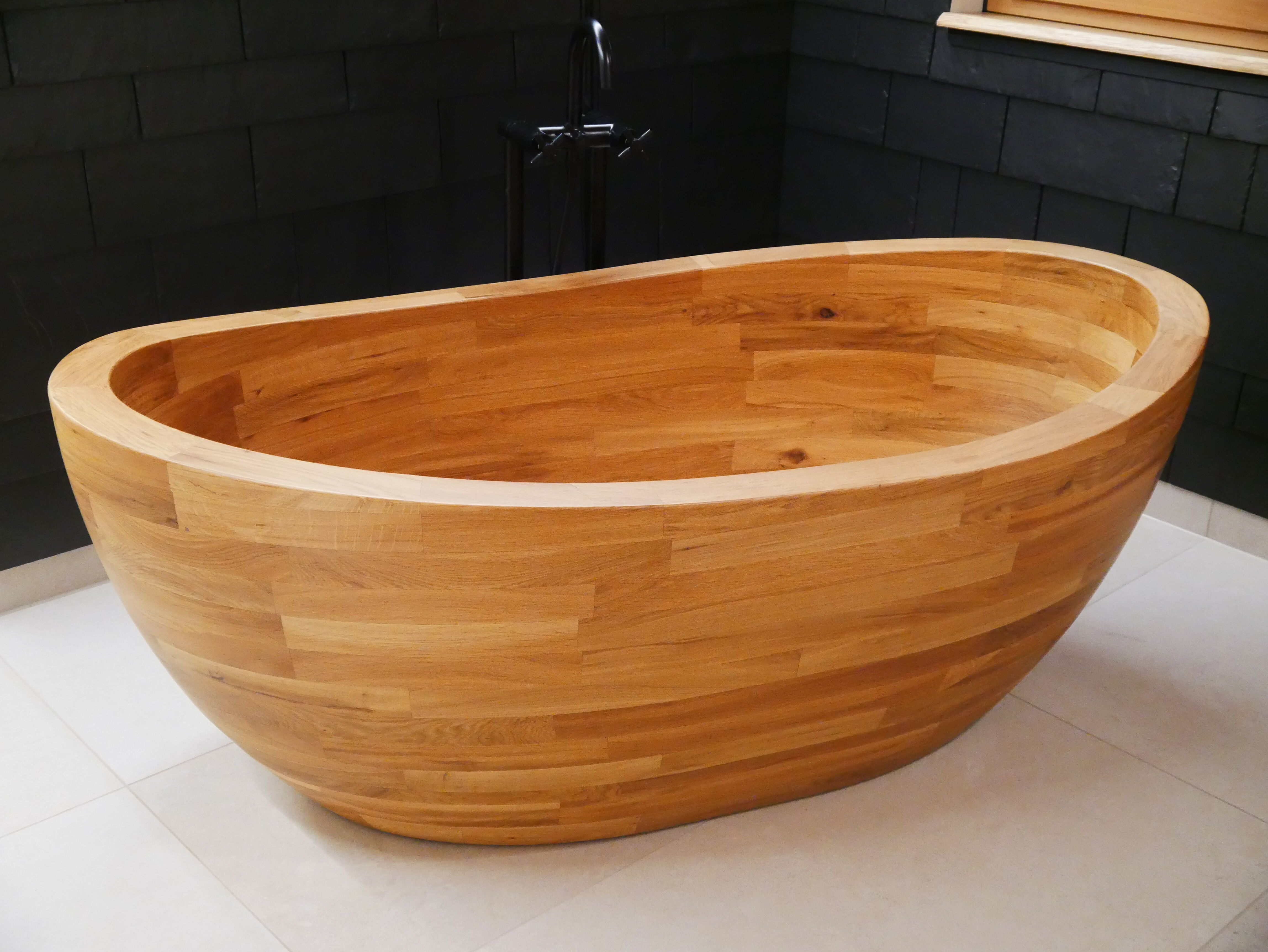 Badewanne aus Holz