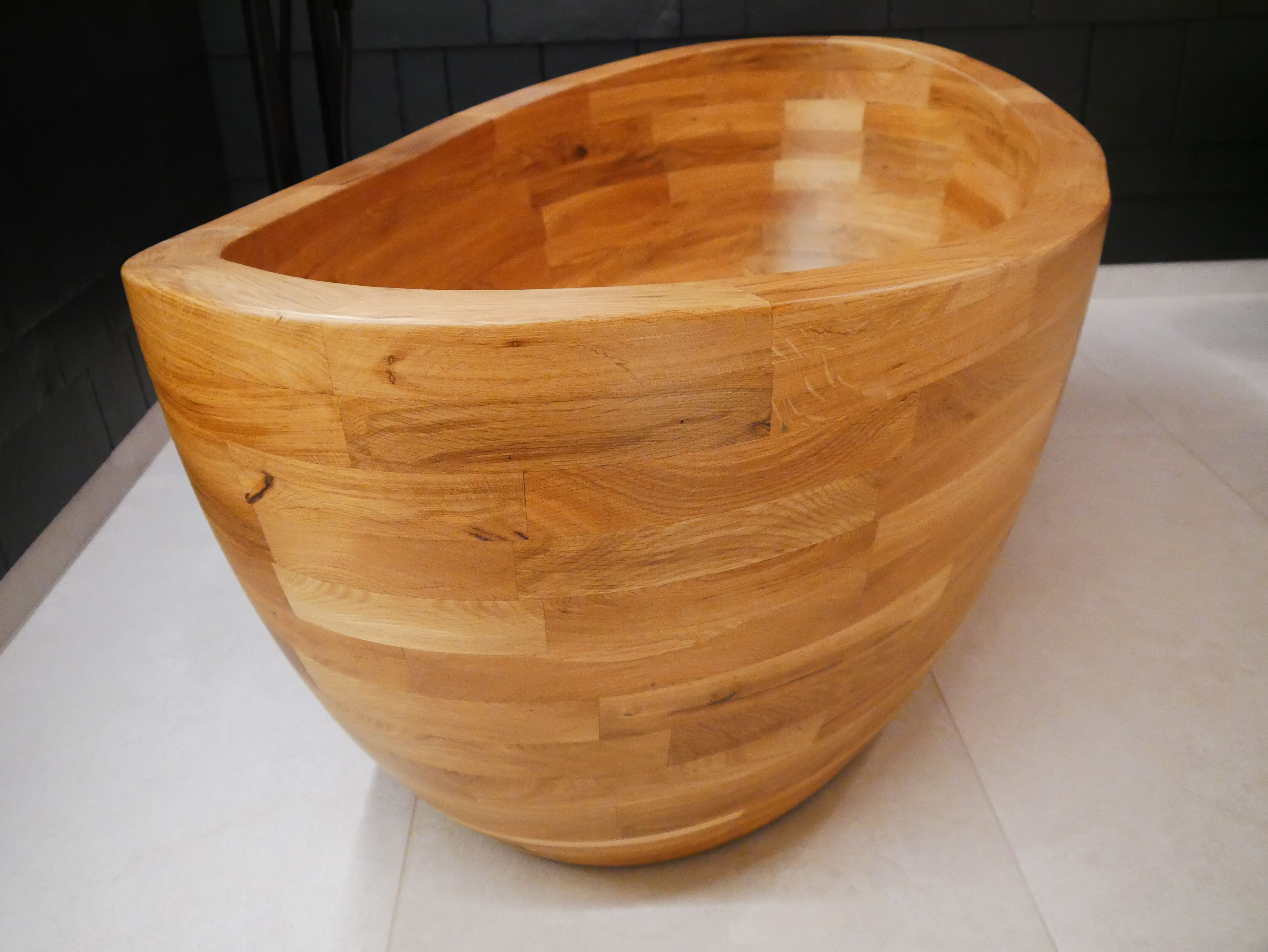 Badewanne aus Holz