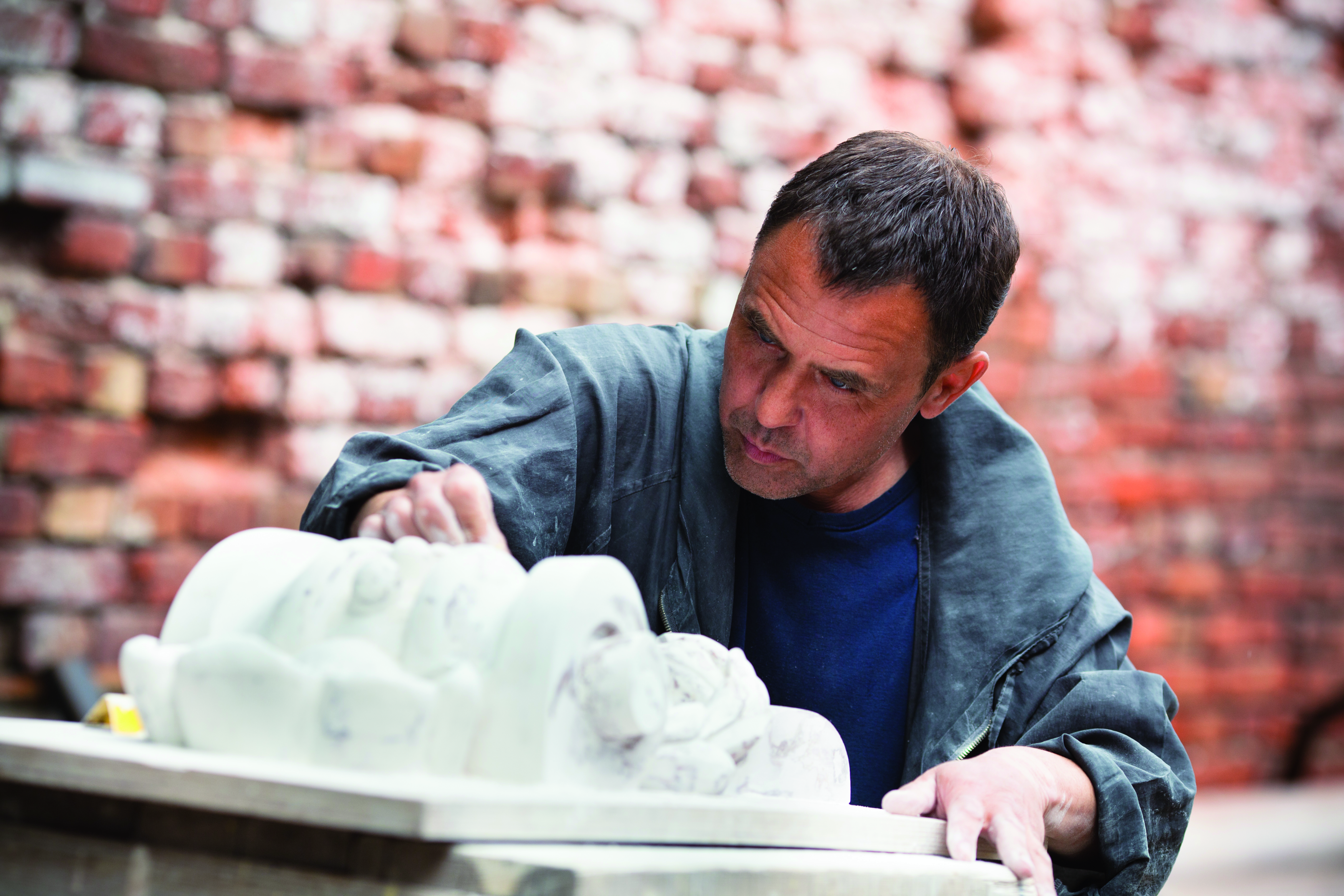 Zorluk ne olursa olsun, diğer birçok sektörde de sizin için buradayız!