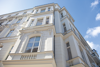 Altbaufassade mit Himmel retuschiert